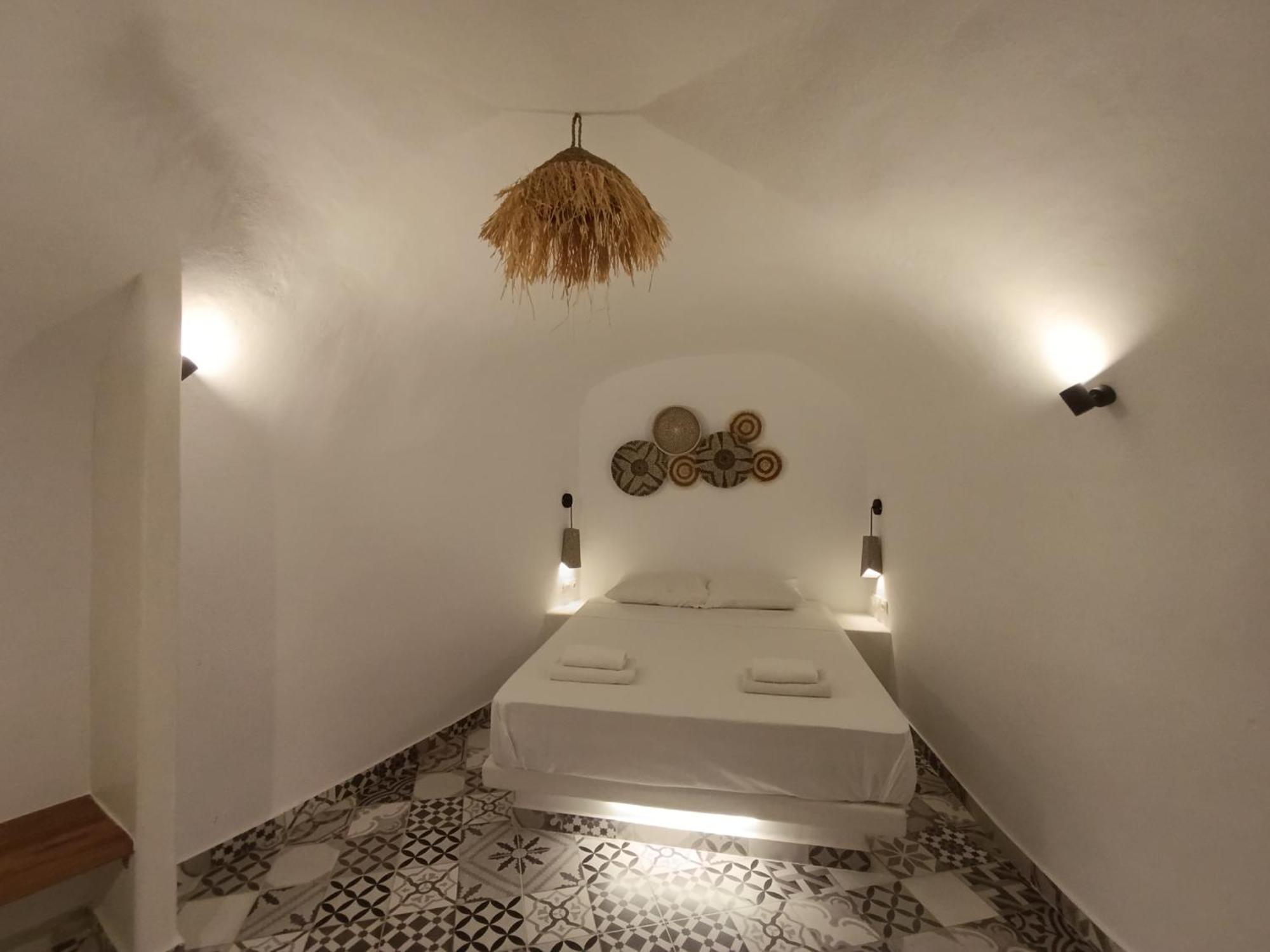 Cycladic Center Cave Rooms Fira  Bagian luar foto